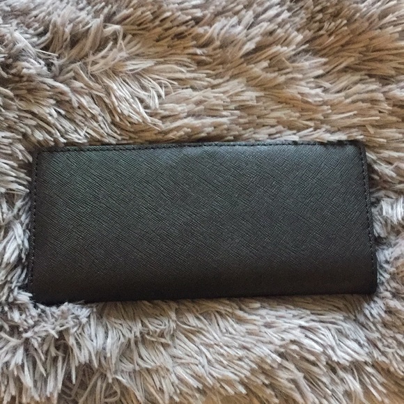 Michael Kors Jetset Wallet - Picture 6 of 6